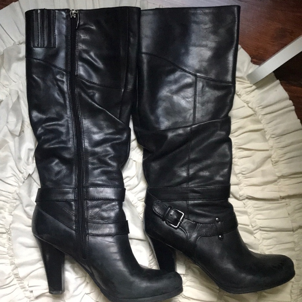 Soft black leather Guess boots 👢 - Picture 3 of 8